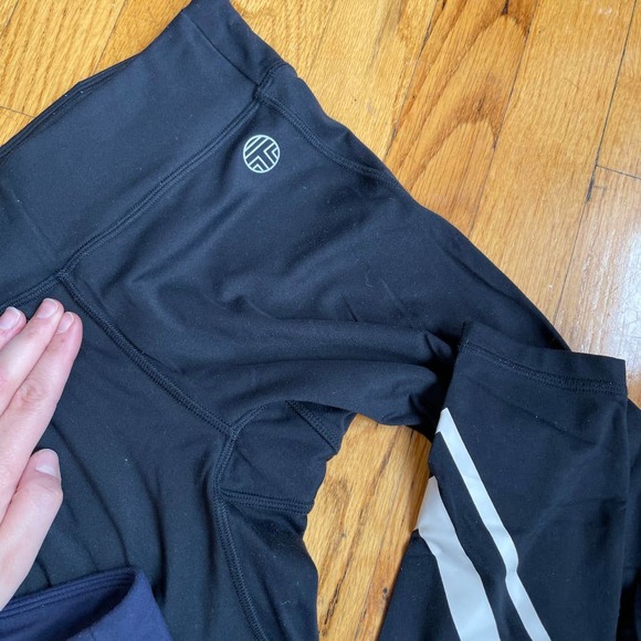 Bundle of 2 Tory Sport High Rise Chevron Weightless Leggings Black & Navy Sz S - Picture 6 of 7